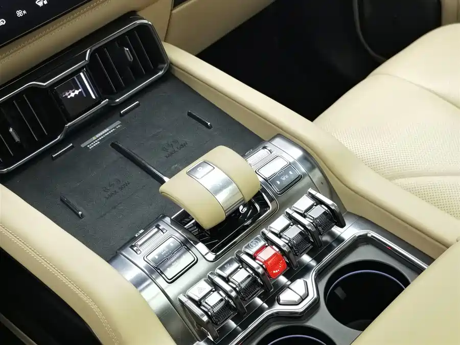 900x675_0_q87_c42_autohomecar__ChxpVWkdXOaAGr-NAAIBhiR7BqE321.jpg.webp Used BYD Leopard 8 2025 Zhiyong flagship version 7 seats