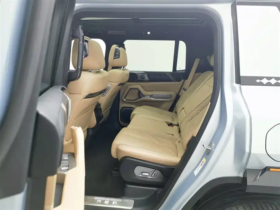 900x675_0_q87_c42_autohomecar__ChxpVWkdXOeANgjCAAFhpGfAdQQ729.jpg.webp Used BYD Leopard 8 2025 Zhiyong flagship version 7 seats