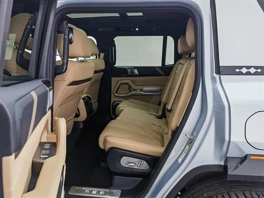 Used BYD Leopard 8 2025 Zhiyong flagship version 7 seats