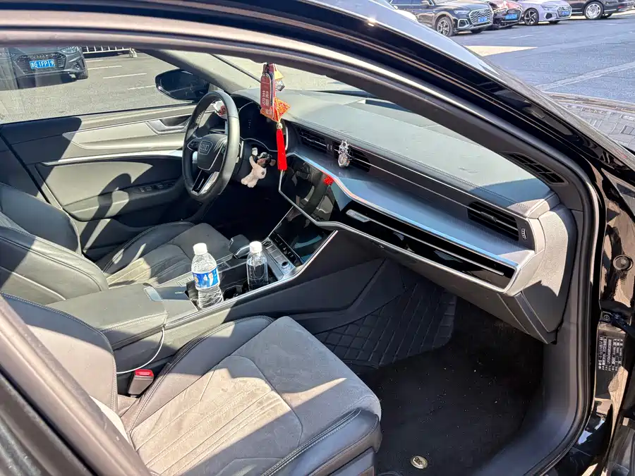 900x675_0_q87_c42_autohomecar__ChxpVWkf-DCAMzxaAAvViMkTWQ0655.jpg.webp Used Audi A6L 2024 45 TFSI Premium Dynamic Model