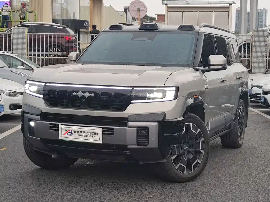 Used BYD Leopard 8 2025 Zhiyong flagship version 7 seats