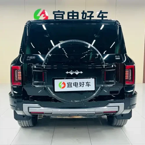 900x675_0_q87_c42_autohomecar__ChxpVWkiq0iAYe-6AAfJVzBzP8U901.jpg.webp Used BYD Leopard 8 2025 Zhiyong flagship version 6 seats