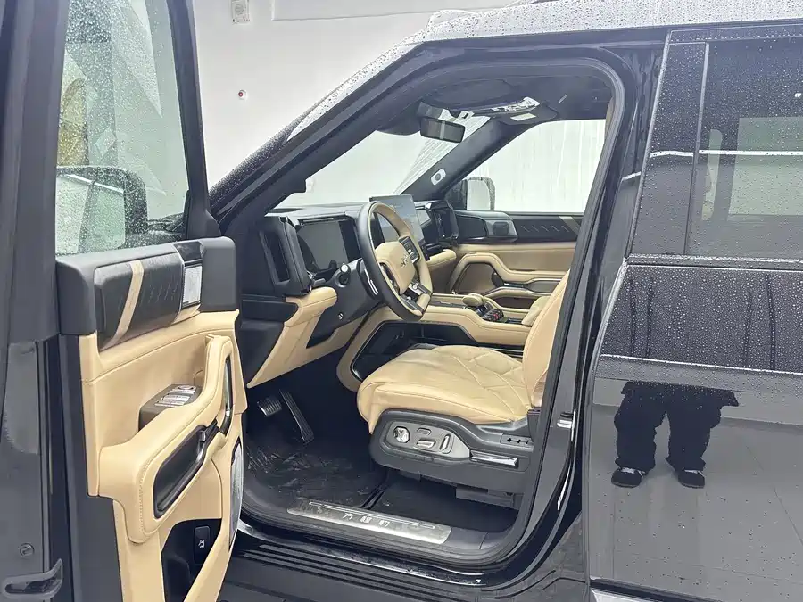 Used BYD Leopard 8 2025 Zhiyong flagship version 7 seats