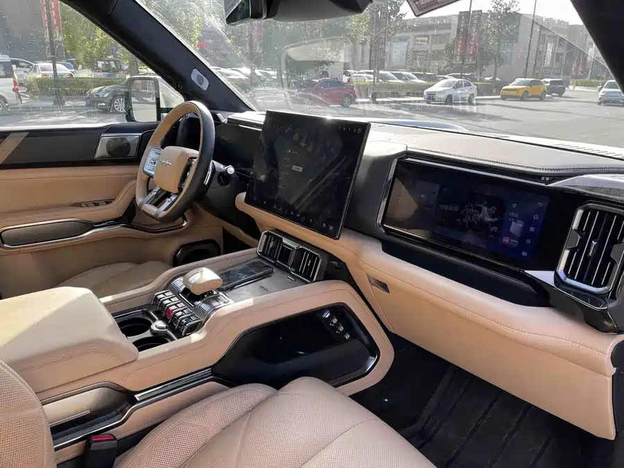 900x675_0_q87_c42_autohomecar__ChxpVWknwsWAGjDaAAbCkfehw6M084.jpg.webp Used BYD Leopard 8 2025 Zhiyong flagship version 7 seats