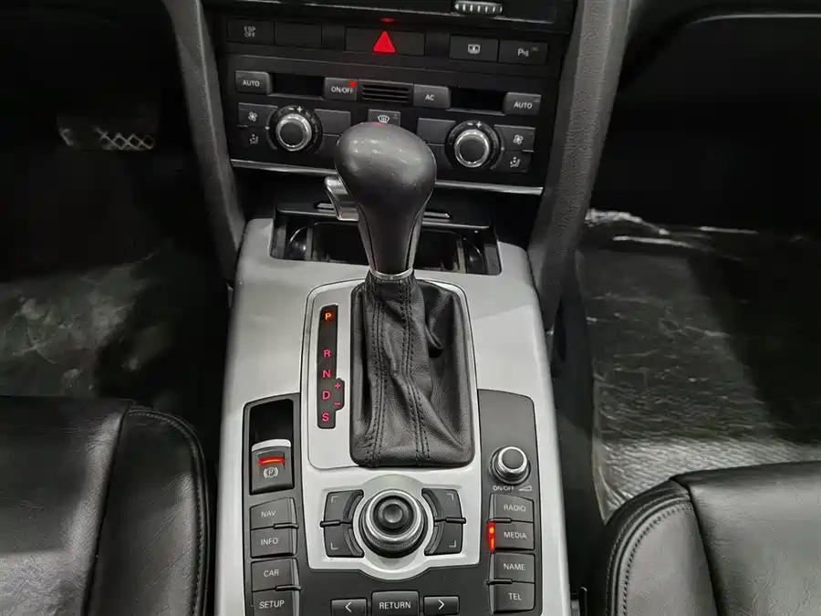 900x675_0_q87_c42_autohomecar__ChxpVWkoFXyAEzbCAAGTxTVK9Cw824.jpg.webp Used Audi A6L 2011 2.0 TFSI automatic standard