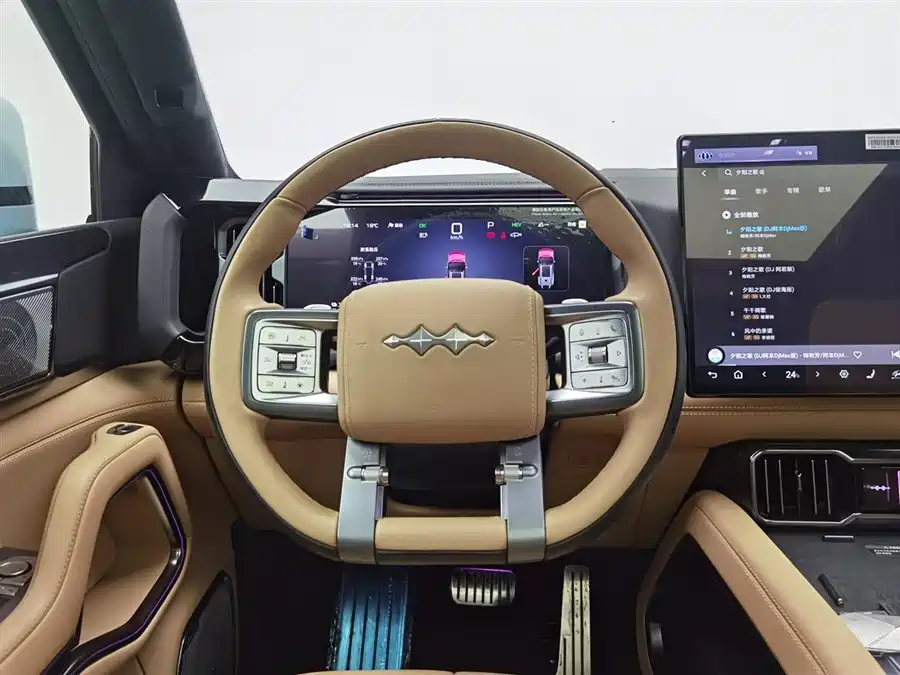 900x675_0_q87_c42_autohomecar__ChxpVWkoZcmAQfhdAAGlvuIxD4U687.jpg.webp Used BYD Leopard 8 2025 Zhiyong flagship version 7 seats