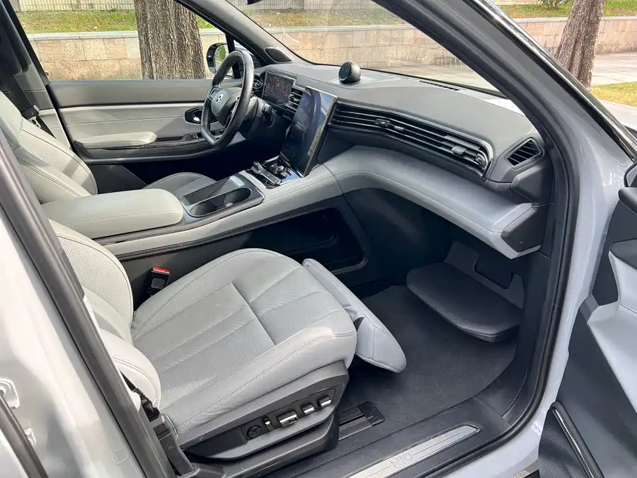 900x675_0_q87_c42_autohomecar__ChxpVWkqg5-AD-T7AAsd_FXsJaw733.jpg.webp Used NIO ES8 2022 75kWh six-seater version