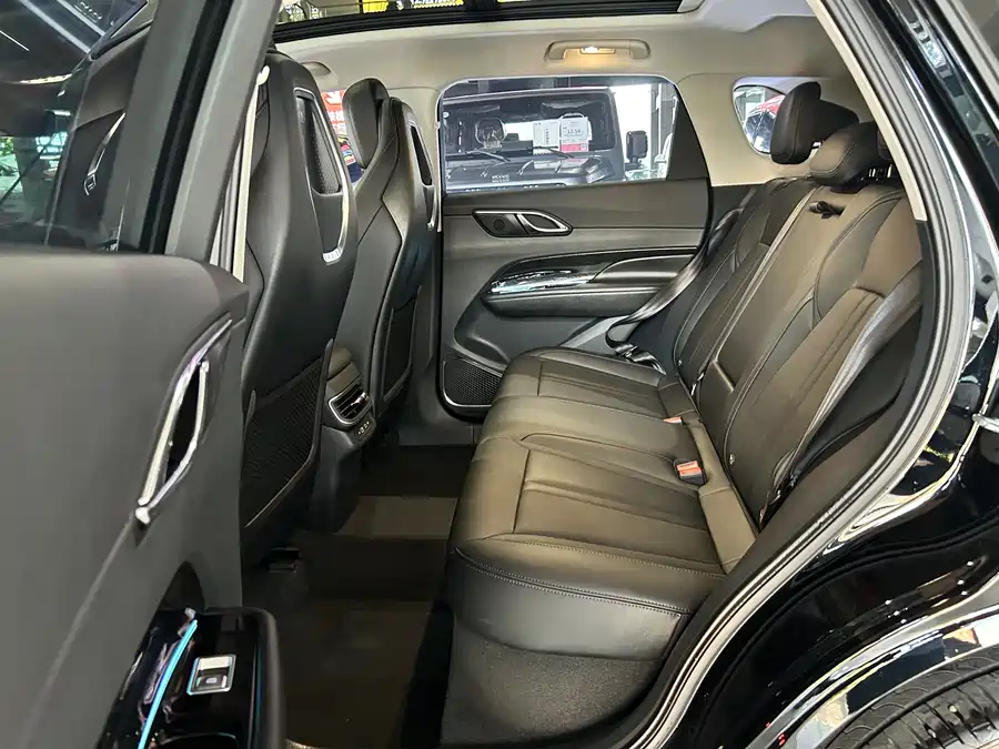 900x675_0_q87_c42_autohomecar__ChxpVWkruiqADeoQAAnzyeZSCPM240.jpg.webp Used Hongqi HS3 PHEV 2024 115km Jinwei Edition