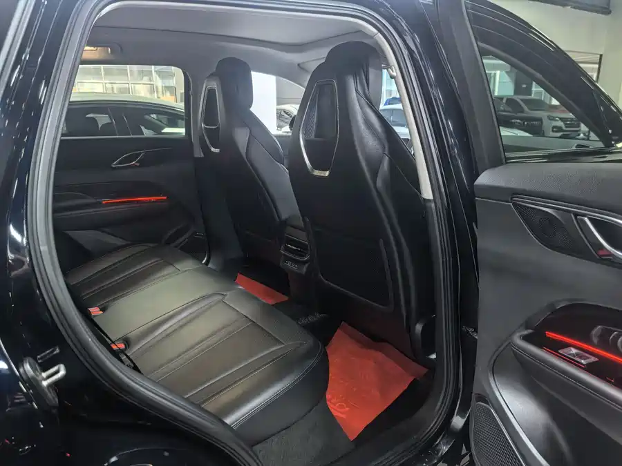 900x675_0_q87_c42_autohomecar__ChxpVWks49yALEWrAATJRaNxLlM137.jpg.webp Used Hongqi HS3 PHEV 2024 115km Jinwei Edition