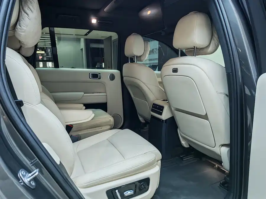 900x675_0_q87_c42_autohomecar__ChxpVWktBuGAD1gKAAZNHGF49Mw036.jpg.webp Used Li Auto L9 2023 Pro