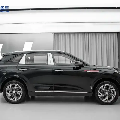 900x675_0_q87_c42_autohomecar__ChxpVWkugNOAcCFQAANuc-_6q10308.jpg.webp Used Hongqi HS3 PHEV 2024 115km Jinwei Edition