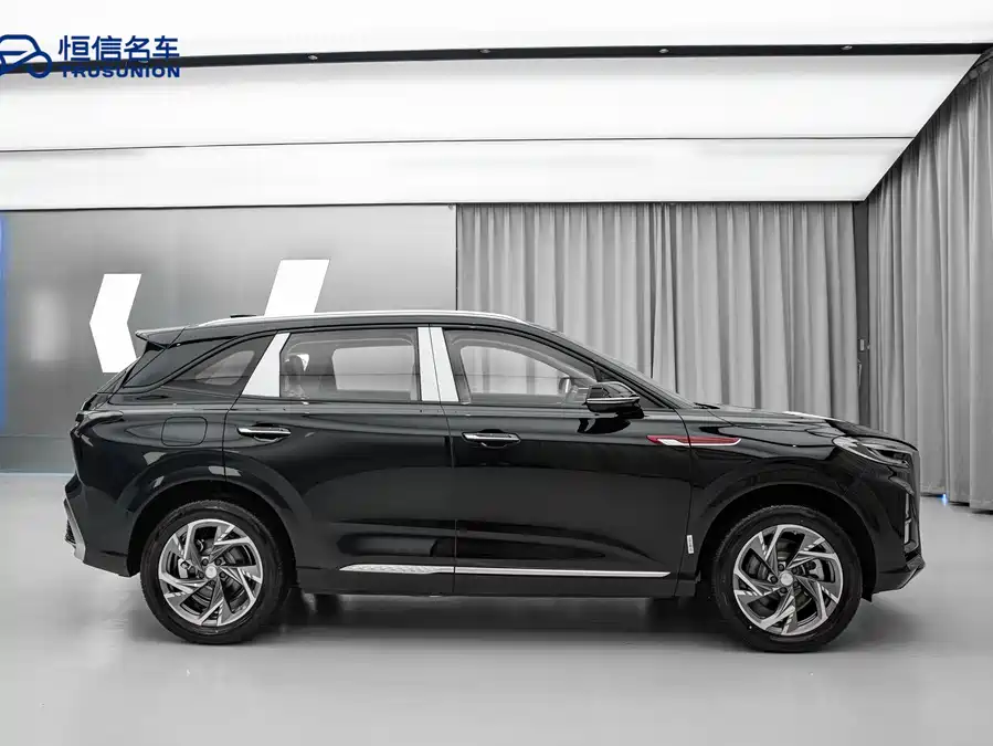 900x675_0_q87_c42_autohomecar__ChxpVWkugNOAcCFQAANuc-_6q10308.jpg.webp Used Hongqi HS3 PHEV 2024 115km Jinwei Edition