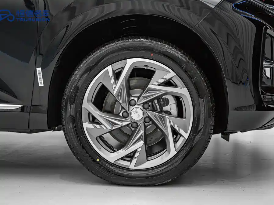 900x675_0_q87_c42_autohomecar__ChxpVWkugNSAYHczAAUzgwKFZfc644.jpg.webp Used Hongqi HS3 PHEV 2024 115km Jinwei Edition