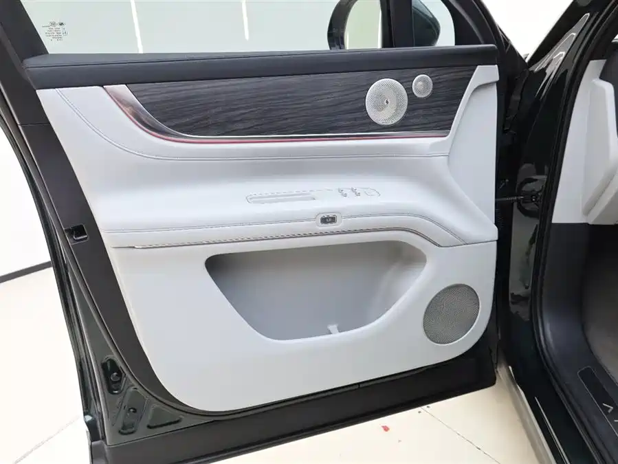 900x675_0_q87_c42_autohomecar__ChxpVWkun2WAVi_zAAFP-4v3N-Q031.jpg.webp Used AITO M9 2024 extended range Ultra version 42kWh 6-seater version