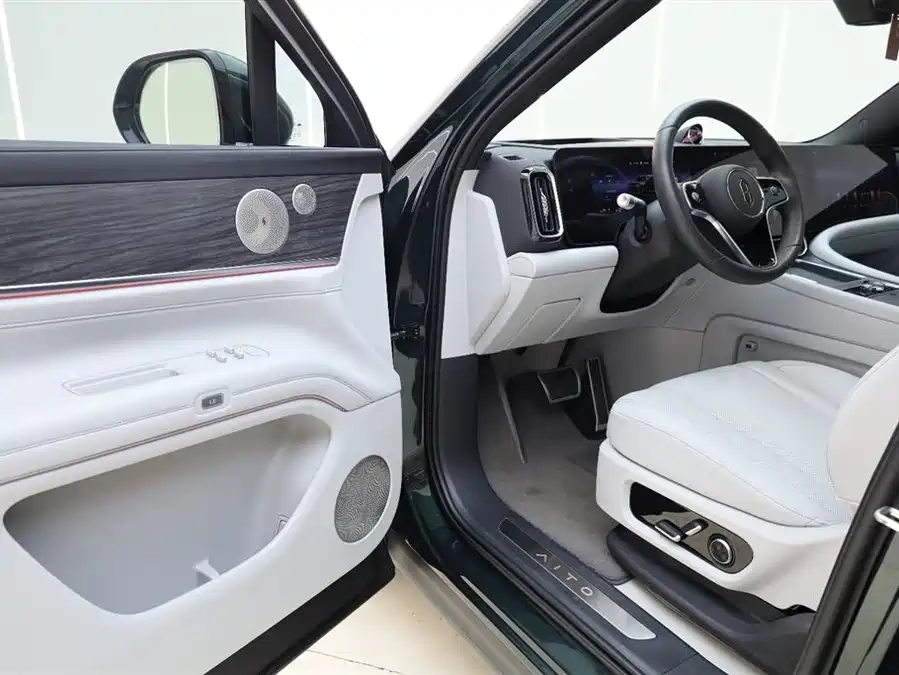 900x675_0_q87_c42_autohomecar__ChxpVWkun2iAWnDVAAGXyq_5wNk215.jpg.webp Used AITO M9 2024 extended range Ultra version 42kWh 6-seater version