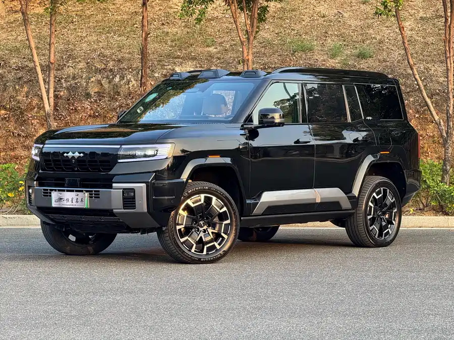 900x675_0_q87_c42_autohomecar__ChxpVWkxW6-AT4iKABGN9_6JKmI530.jpg.webp Used BYD Leopard 8 2025 Zhiyong flagship version 7 seats