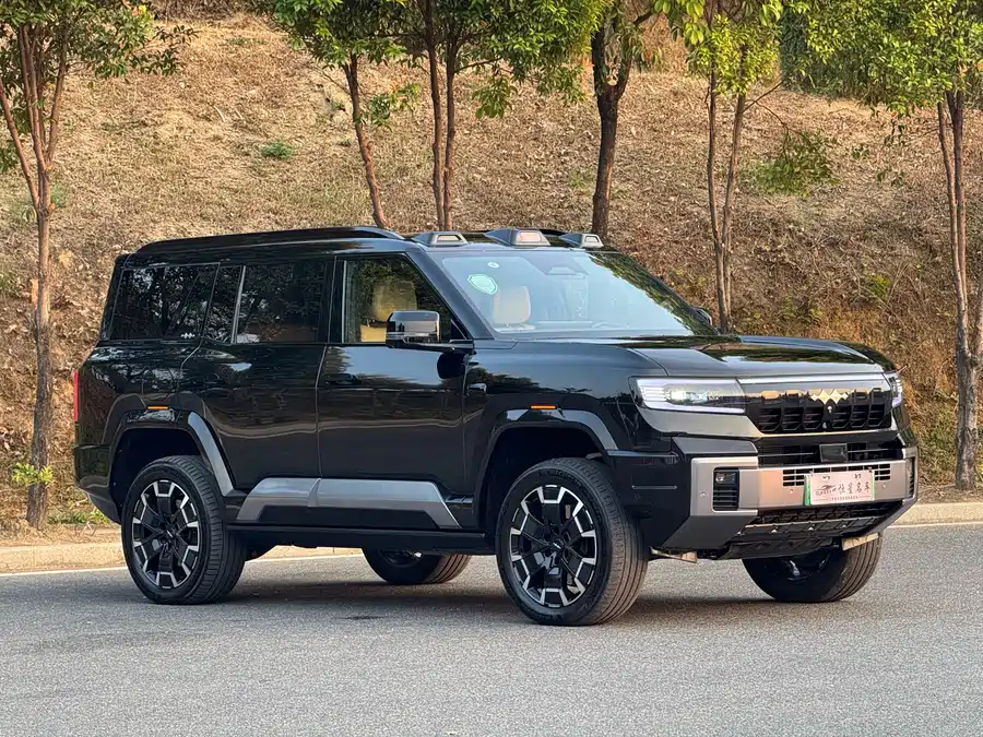 900x675_0_q87_c42_autohomecar__ChxpVWkxW7KAOUaRABGVv6wgAqU735.jpg.webp Used BYD Leopard 8 2025 Zhiyong flagship version 7 seats