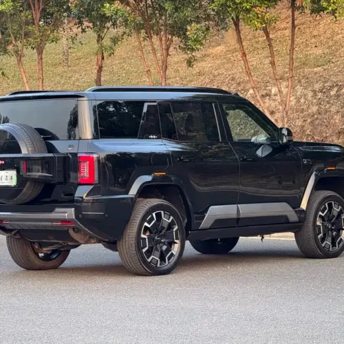 900x675_0_q87_c42_autohomecar__ChxpVWkxW7aADyGdABBT9MEWV5s639.jpg.webp Used BYD Leopard 8 2025 Zhiyong flagship version 7 seats