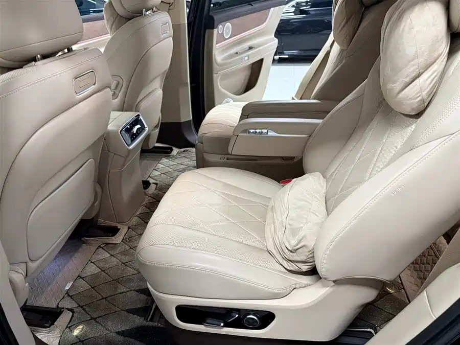 900x675_0_q87_c42_autohomecar__ChxpVWkxXXSAOkOKAAH58BARUZs599.jpg.webp Used AITO M9 2024 extended range Ultra version 42kWh 6-seater version