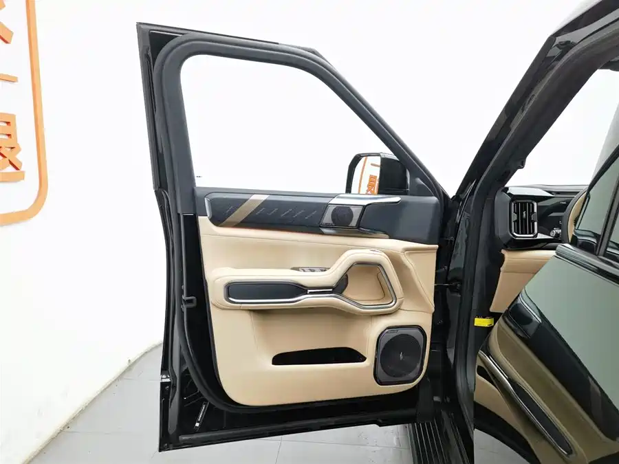 Used BYD Leopard 8 2025 Zhiyong flagship version 7 seats