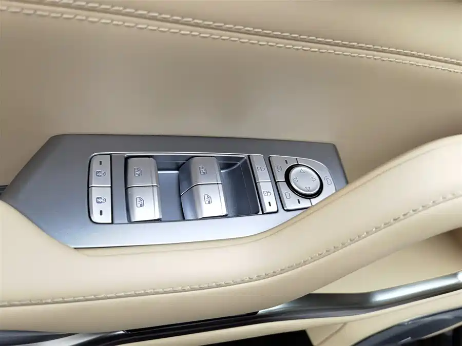 Used BYD Leopard 8 2025 Zhiyong flagship version 7 seats