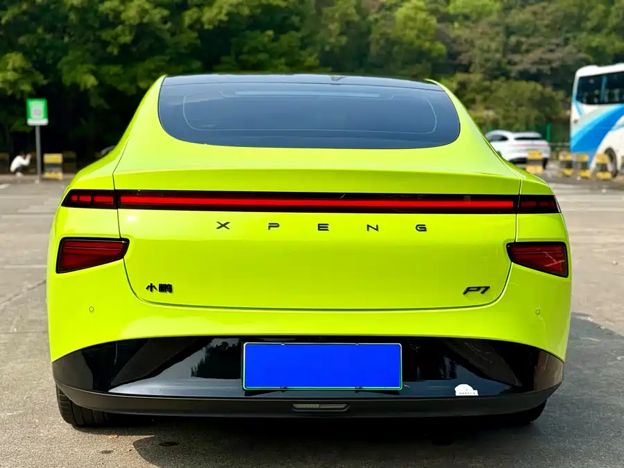900x675_0_q87_c42_autohomecar__ChxpVWkyWcyAN2NAAAbDNptN_dI713.jpg.webp Used Xpeng P7 2022 670E+ Pengyi Edition