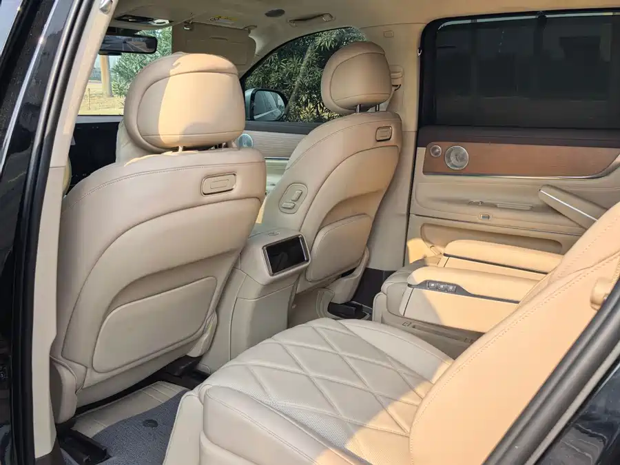 900x675_0_q87_c42_autohomecar__ChxpVWlA2RWAVtEAAAgd1mrrRiY882.jpg.webp Used AITO M9 2025 extended range Ultra version 52kWh 6-seater version