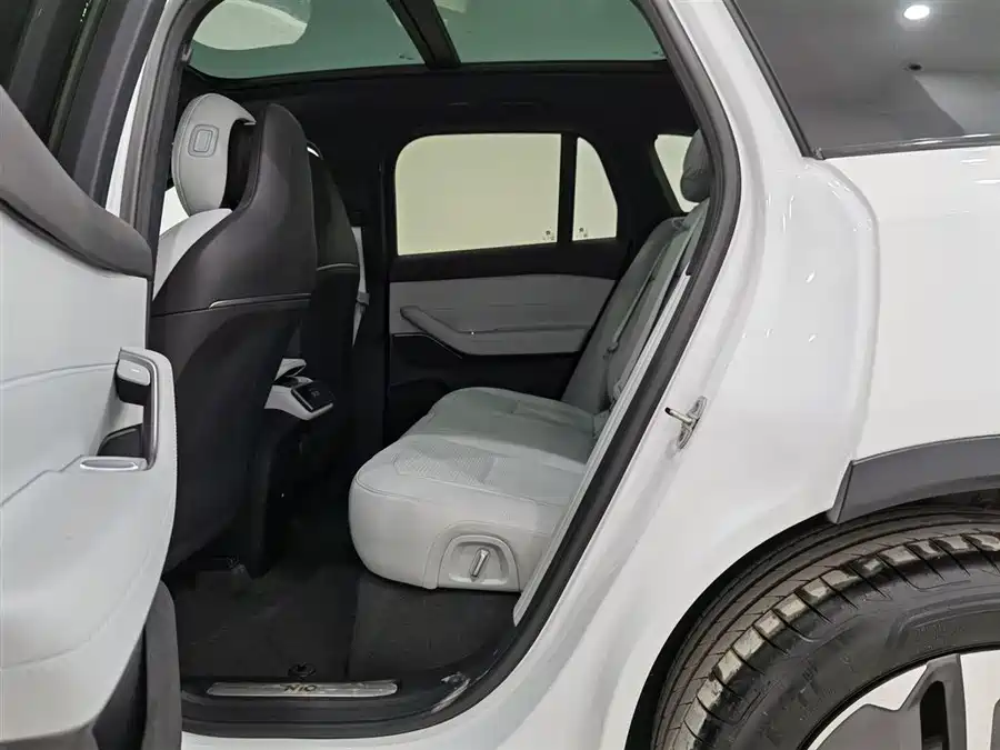 Used NIO ES6 2024 model 75kWh