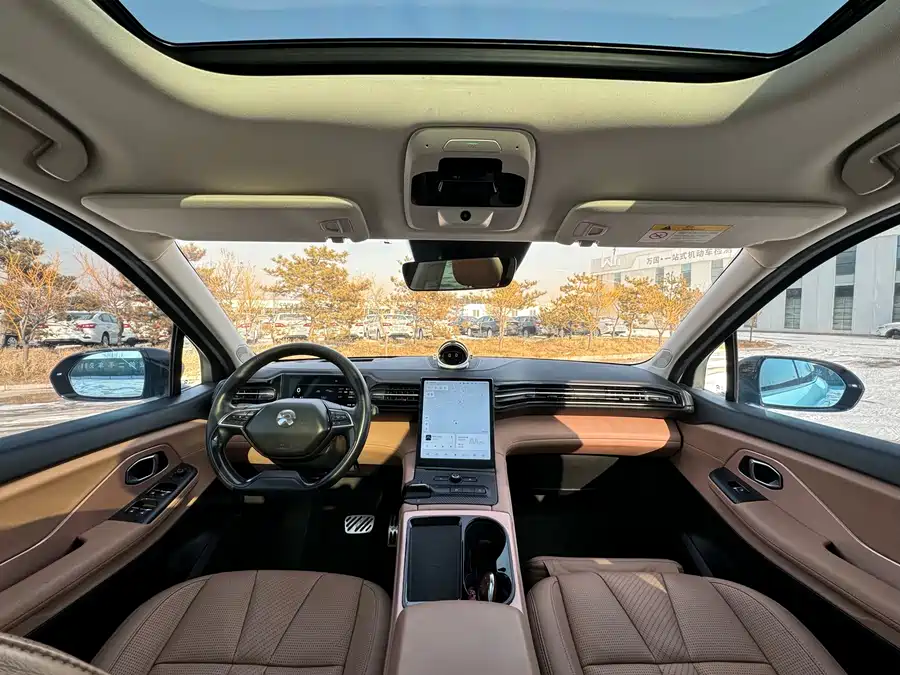 900x675_0_q87_c42_autohomecar__ChxpVWlAFc6AMBi7AAtMJDDCnZw929.jpg.webp Used NIO ES8 2018 Founder Edition