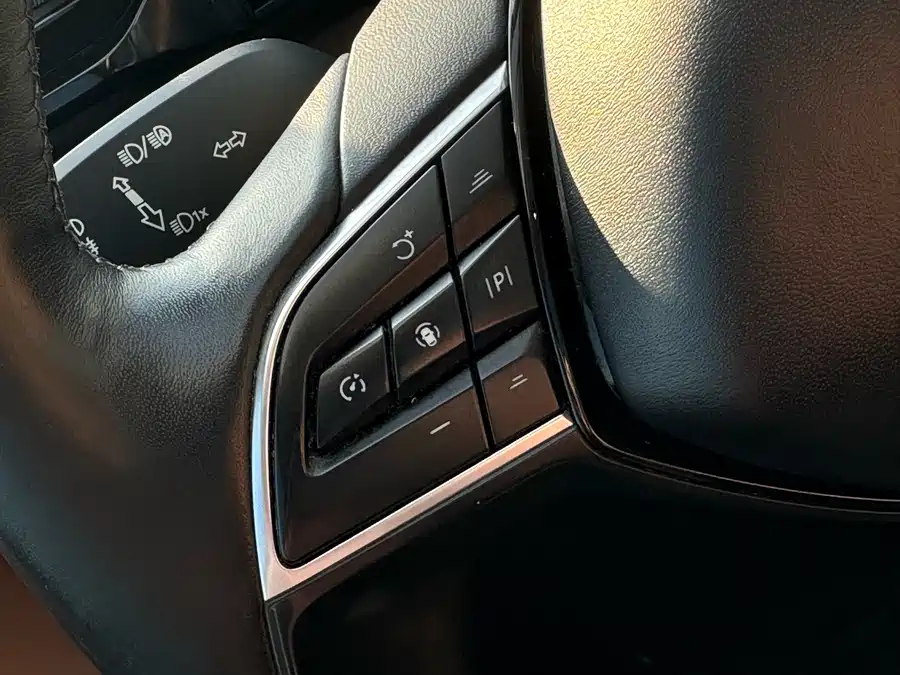 900x675_0_q87_c42_autohomecar__ChxpVWlAFcaAHJULAAiyjla2ZIE594.jpg.webp Used NIO ES8 2018 Founder Edition