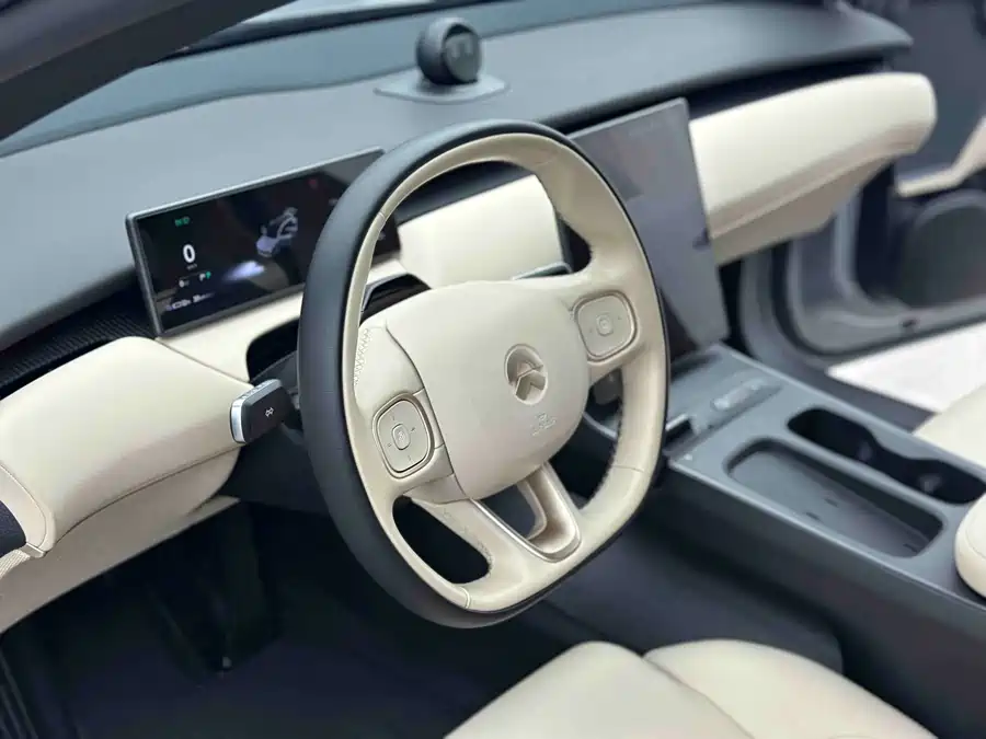 900x675_0_q87_c42_autohomecar__ChxpVWlBEmiAVznVAAUdtdA-du4222.jpg.webp Used NIO ET5T 2024 model 75kWh Touring