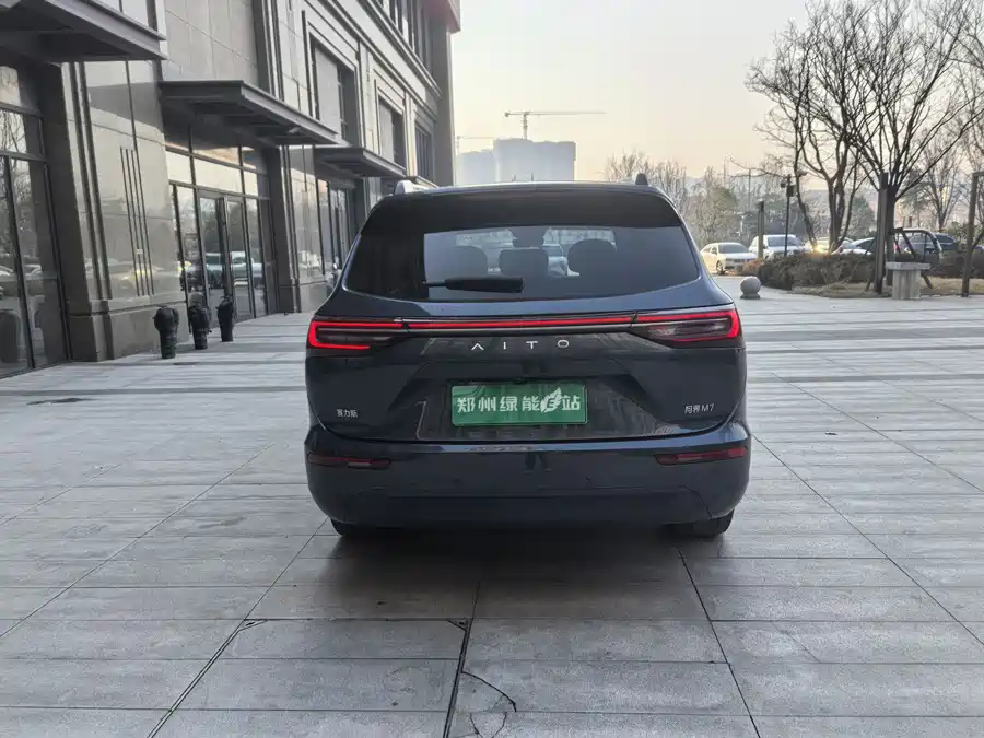 900x675_0_q87_c42_autohomecar__ChxpVWlCHdGAEae4AAd3u7ORy9M203.jpg.webp Used HUAWEI AITO M7 2024 1.5T Intelligent Driving Rear Drive Ultra Edition 5 Seats