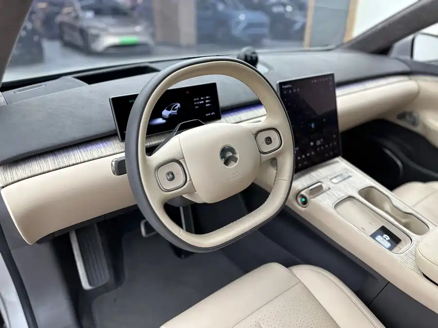 900x675_0_q87_c42_autohomecar__ChxpVWlCWtOAHX6uAAZ1QG3A89w787.jpg.webp Used NIO ET7 2024 75kWh Executive Edition