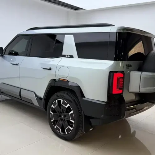 900x675_0_q87_c42_autohomecar__ChxpVWlCd8OAV0AEAANog21lsDM436.jpg.webp Used BYD Leopard 8 2025 Zhiyong flagship version 7 seats