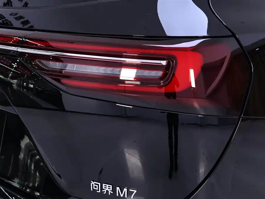 900x675_0_q87_c42_autohomecar__ChxpVWlDYNWAOiy4AAFaaJQfSB8173.jpg.webp Used HUAWEI AITO M7 2024 1.5T Smart Driving Rear Drive Pro Version 5 Seats