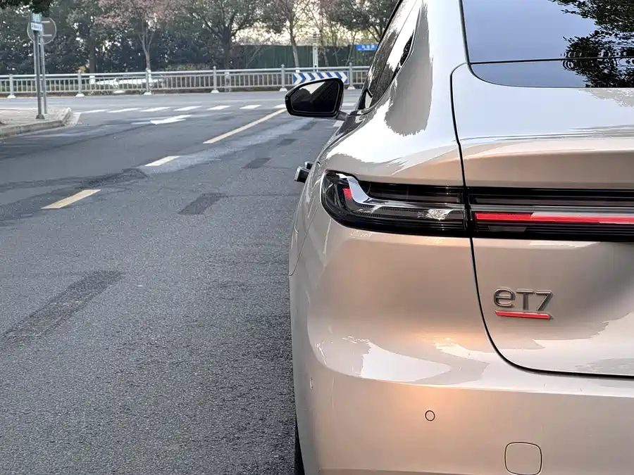 900x675_0_q87_c42_autohomecar__ChxpVWlDZBSAFYRjAAaxUUQh4Lo820.jpg.webp Used NIO ET7 2023 100kWh Signature Edition