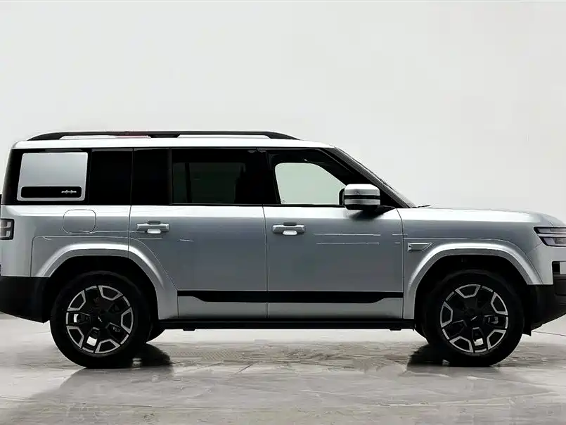 900x675_0_q87_c42_autohomecar__ChxpVWlDrz2AONTOAAEbANxpf3Q632.jpg.webp Used BYD Leopard Titanium 7 2025 model 135KM two-wheel drive Pro version