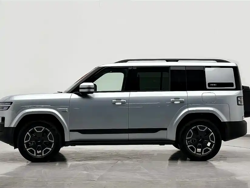 900x675_0_q87_c42_autohomecar__ChxpVWlDrz2AP1G8AAEdxm3-pQE507.jpg.webp Used BYD Leopard Titanium 7 2025 model 135KM two-wheel drive Pro version