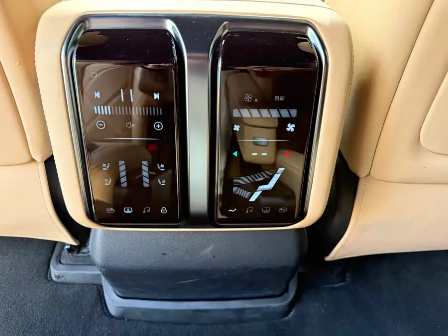 900x675_0_q87_c42_autohomecar__ChxpVWlE-b-ADehjAAfNyjgQgXI489.jpg.webp Used BYD Leopard 8 2025 Zhiyong flagship version 6 seats