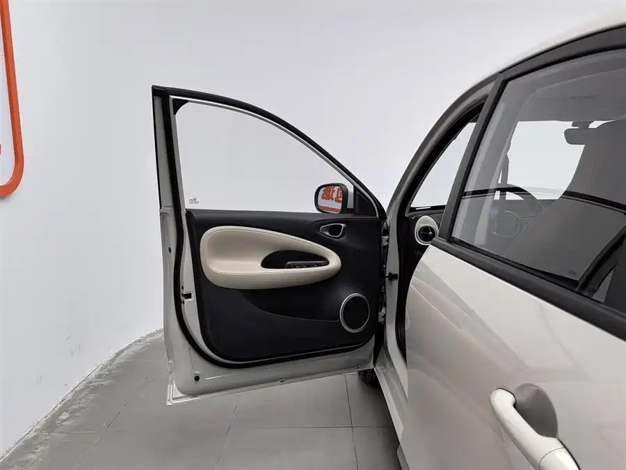 900x675_0_q87_c42_autohomecar__ChxpVWlE82aAIjmmAAFBEUz6FHE932.jpg.webp Used Wuling Bingo 2023 model 203km light model