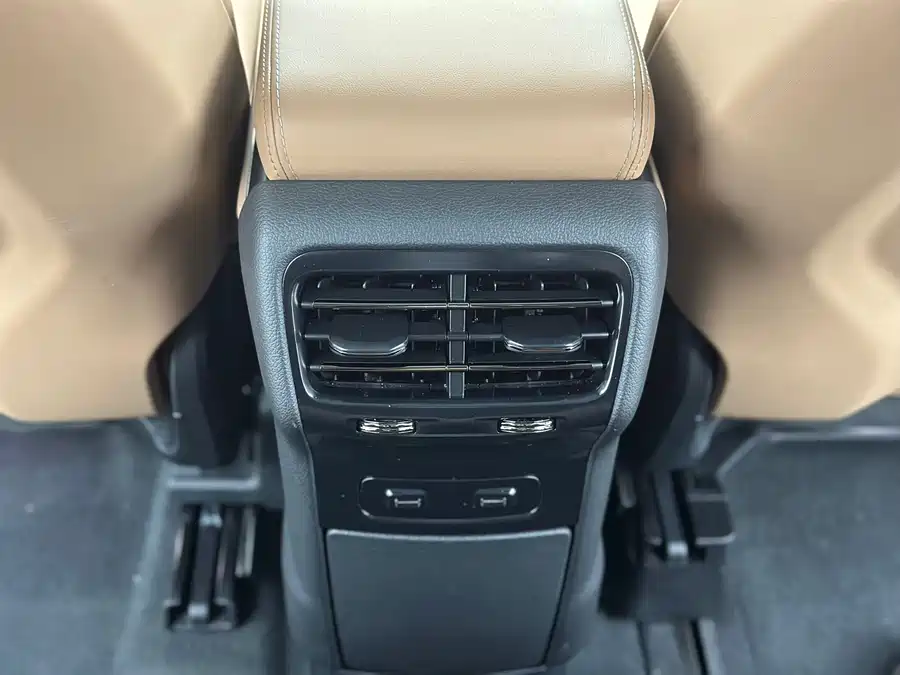 900x675_0_q87_c42_autohomecar__ChxpVWlFAjSAac2oAAaW2Md6G8A132.jpg.webp Used NIO EC6 2020 615KM Performance Edition