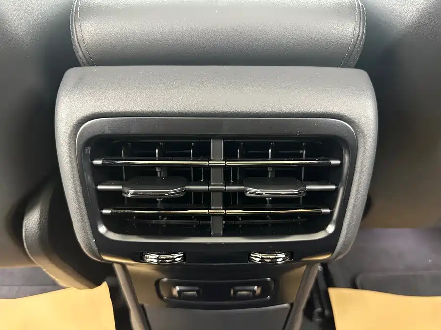 900x675_0_q87_c42_autohomecar__ChxpVWlFGaOASmd0AAgpKy3EC88946.jpg.webp Used NIO EC6 2020 440KM Performance Edition