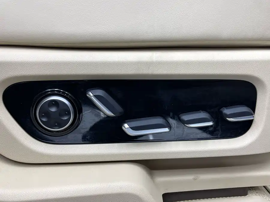 900x675_0_q87_c42_autohomecar__ChxpVWlFIvmAO96DAAlNynRaD-4218.jpg.webp Used AITO M9 2024 extended range Ultra version 42kWh 6-seater version