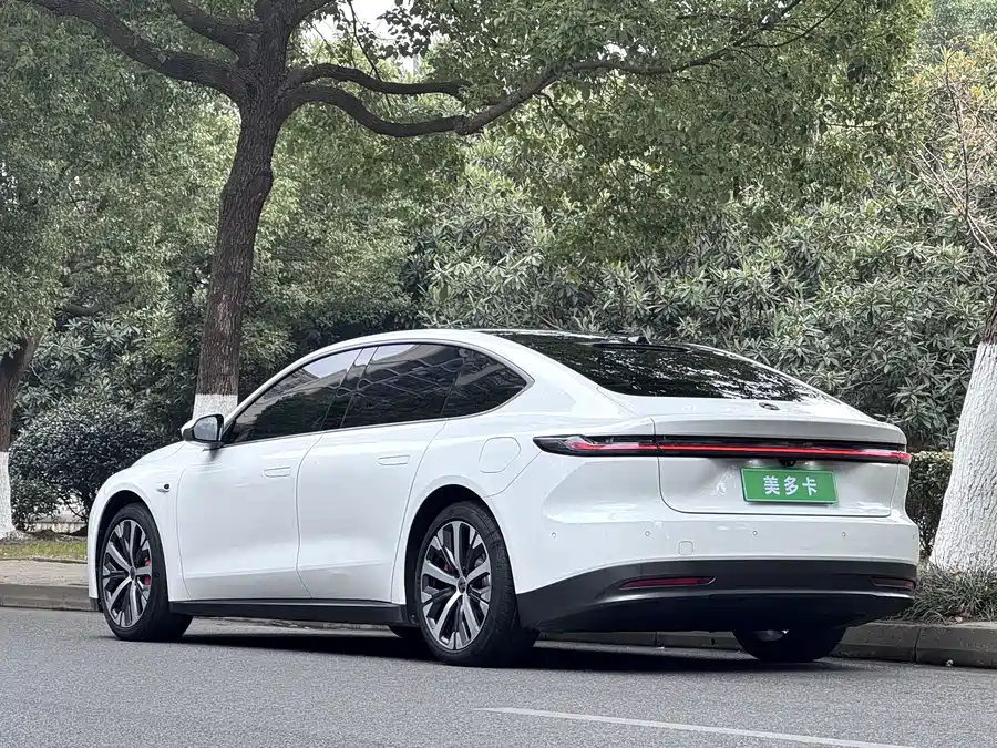 900x675_0_q87_c42_autohomecar__ChxpVWlFQHyAHwQGAAviFb832G4761.jpg.webp Used NIO ET7 2022 model 100kWh first edition