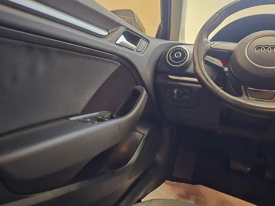 Used Audi A3 2016 Limousine 35 TFSI Enterprising