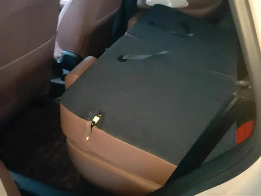 900x675_0_q87_c42_autohomecar__ChxpVWlGc8SAOPOHAAEaPGVUHGc710.jpg.webp Used Wuling Bingo 2024 model 333km Yuexiang model