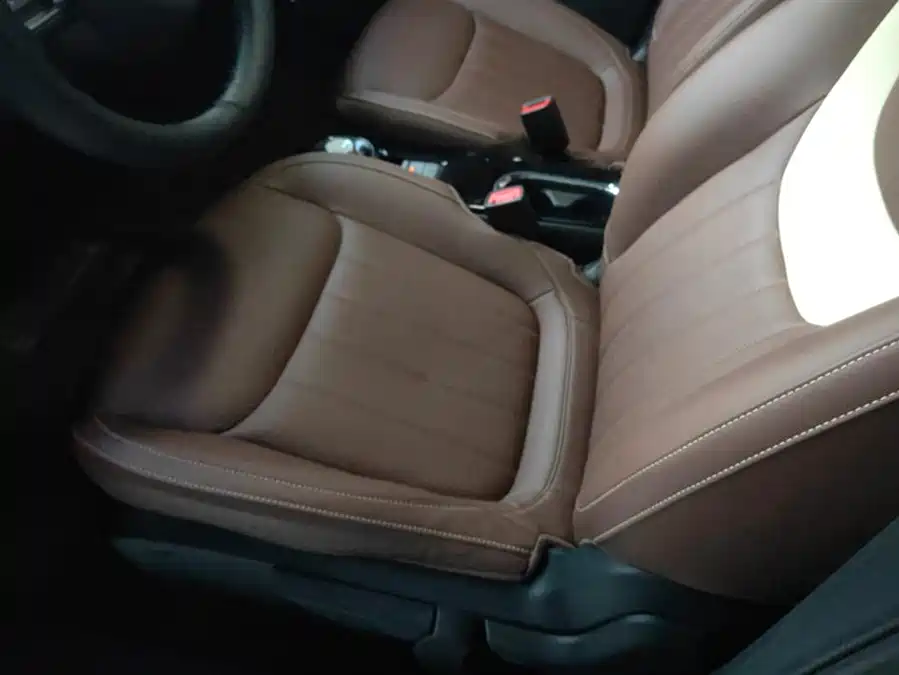 900x675_0_q87_c42_autohomecar__ChxpVWlGc8SAaem5AADr1_WMz3o930.jpg.webp Used Wuling Bingo 2024 model 333km Yuexiang model