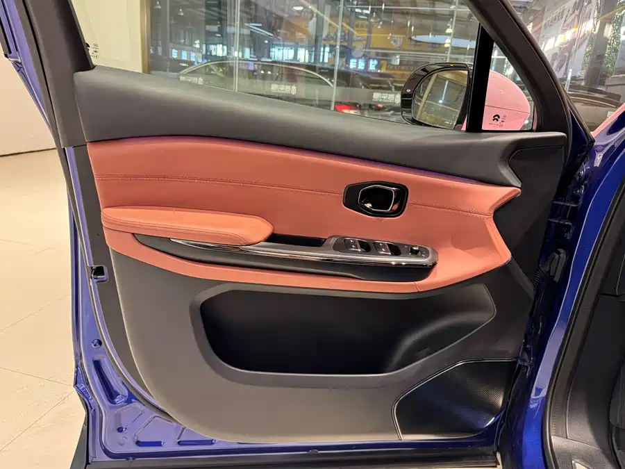 900x675_0_q87_c42_autohomecar__ChxpVWlGd_GAMaetAAiUHwx66A0346.jpg.webp Used NIO EC6 2020 440KM Performance Edition