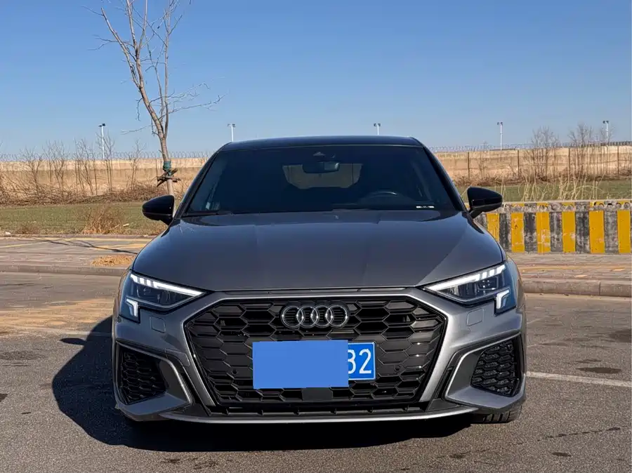 900x675_0_q87_c42_autohomecar__ChxpVWlHkNCAQv4fAAVC6Pg8WXY077.jpg.webp Used Audi A3 2022 A3L Limousine 35 TFSI Fashionable and Sporty