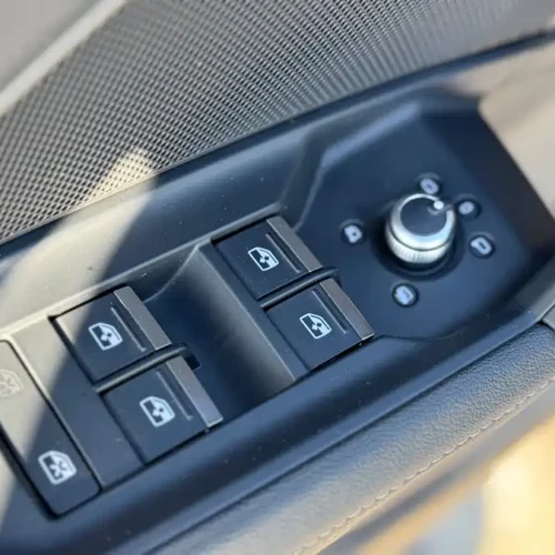 900x675_0_q87_c42_autohomecar__ChxpVWlHkNiAAB9iAAbe_zm8-lI958.jpg.webp Used Audi A3 2022 A3L Limousine 35 TFSI Fashionable and Sporty